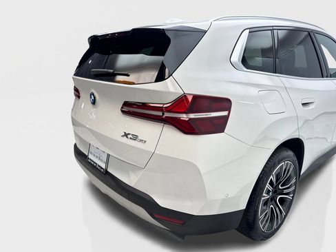 Used 2025 BMW X3 xDrive30i AWD/4WD image 18