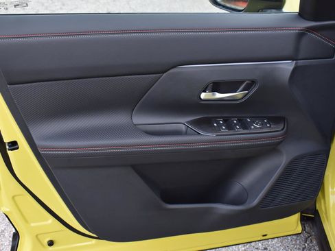 New 2026 Nissan Kicks SR w/ SR Premium Package FWD image 25