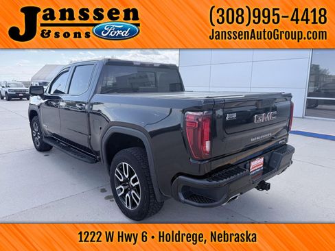Used 2021 GMC Sierra 1500 AT4 w/ AT4 Value Package AWD/4WD image 8