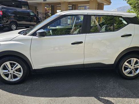 Used 2021 Nissan Kicks S FWD image 8