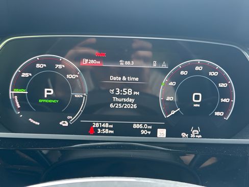 Used 2024 Audi Q8 e-tron Premium Plus w/ Premium Plus Package AWD/4WD image 21