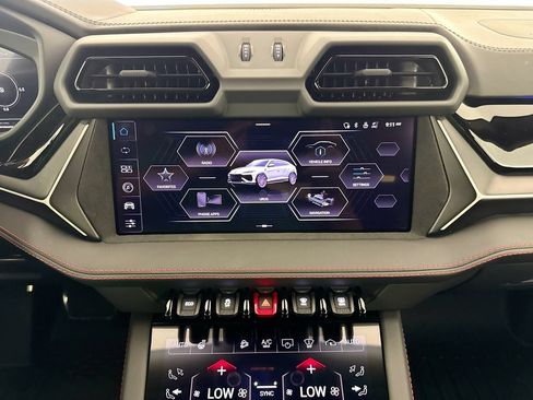 Used 2025 Lamborghini Urus S AWD/4WD image 15