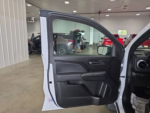 Used 2024 Chevrolet Colorado LT w/ LT Convenience Package II AWD/4WD image 24