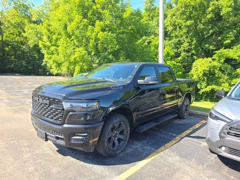 Used 2025 RAM 1500 Big Horn AWD/4WD image 1