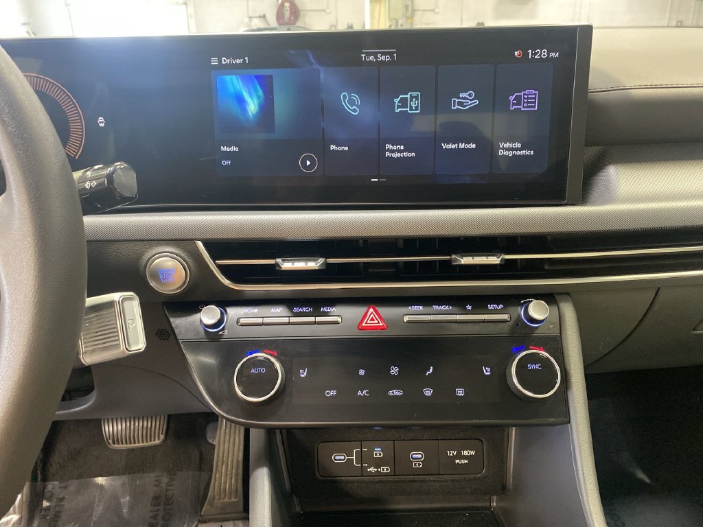 Used 2025 Hyundai Sonata SEL FWD image 18