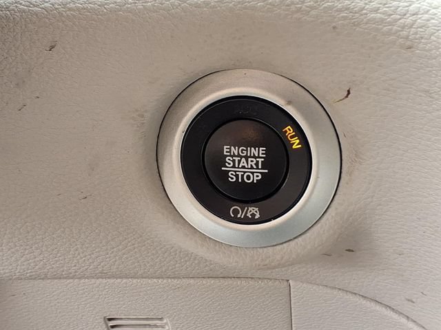 Used 2023 Chrysler Pacifica Limited FWD image 24