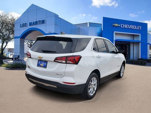 Used 2023 Chevrolet Equinox LT w/ Driver Convenience Package AWD/4WD image 3