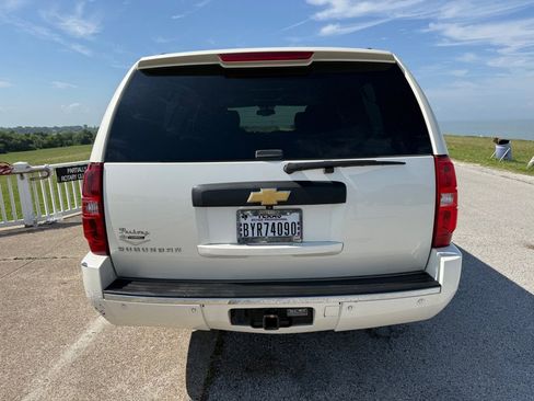 Used 2013 Chevrolet Suburban LTZ RWD image 6