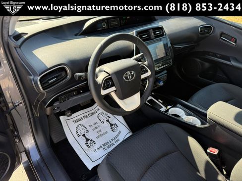 Used 2016 Toyota Prius Three w/ Advanced Technology Package FWD image 18