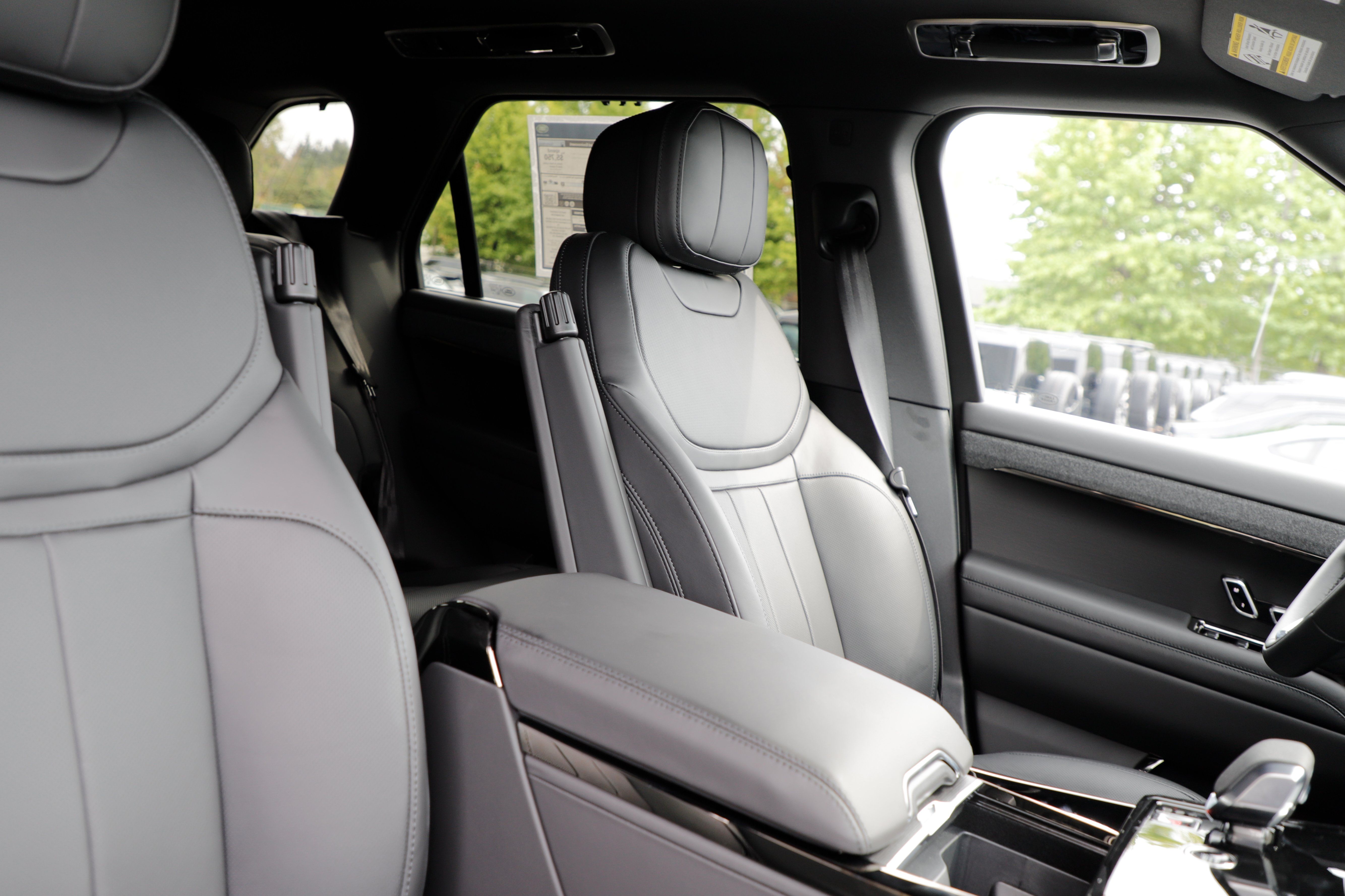New 2026 Land Rover Range Rover Sport SE AWD/4WD image 13
