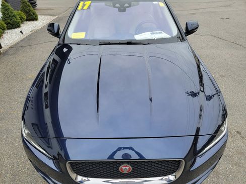 Used 2017 Jaguar XE Prestige image 10