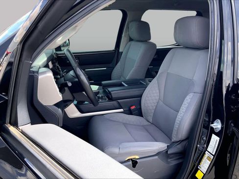 Used 2023 Toyota Tundra SR5 w/ SR5 Convenience Package AWD/4WD image 8