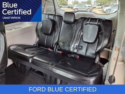 Used 2024 Chrysler Pacifica Touring-L FWD image 28
