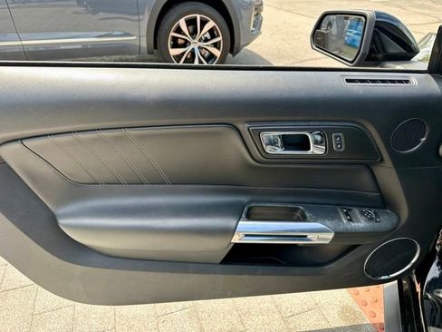 Used 2017 Ford Mustang GT Premium w/ Black Accent Package RWD image 11