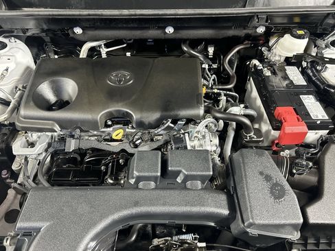 Used 2025 Toyota RAV4 XLE FWD image 11