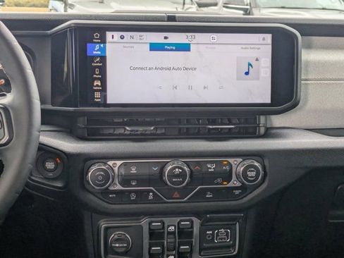 Used 2024 Jeep Wrangler Sport S image 16