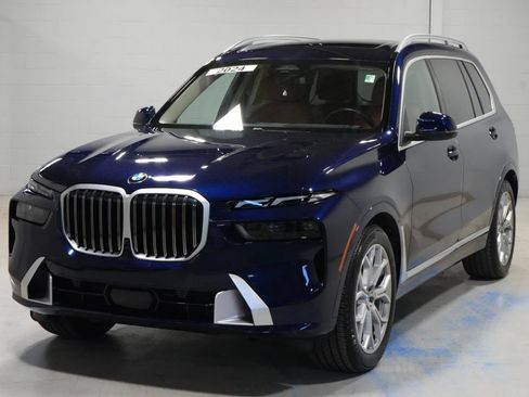 Used 2024 BMW X7 xDrive40i w/ Parking Assistance Package AWD/4WD image 1