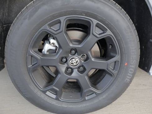 New 2026 Toyota Sienna XLE Woodland Edition AWD/4WD image 26