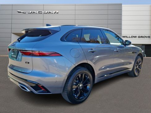 New 2026 Jaguar F-PACE R-Dynamic S image 2
