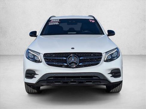 Used 2019 Mercedes-Benz GLC 300 4MATIC image 2