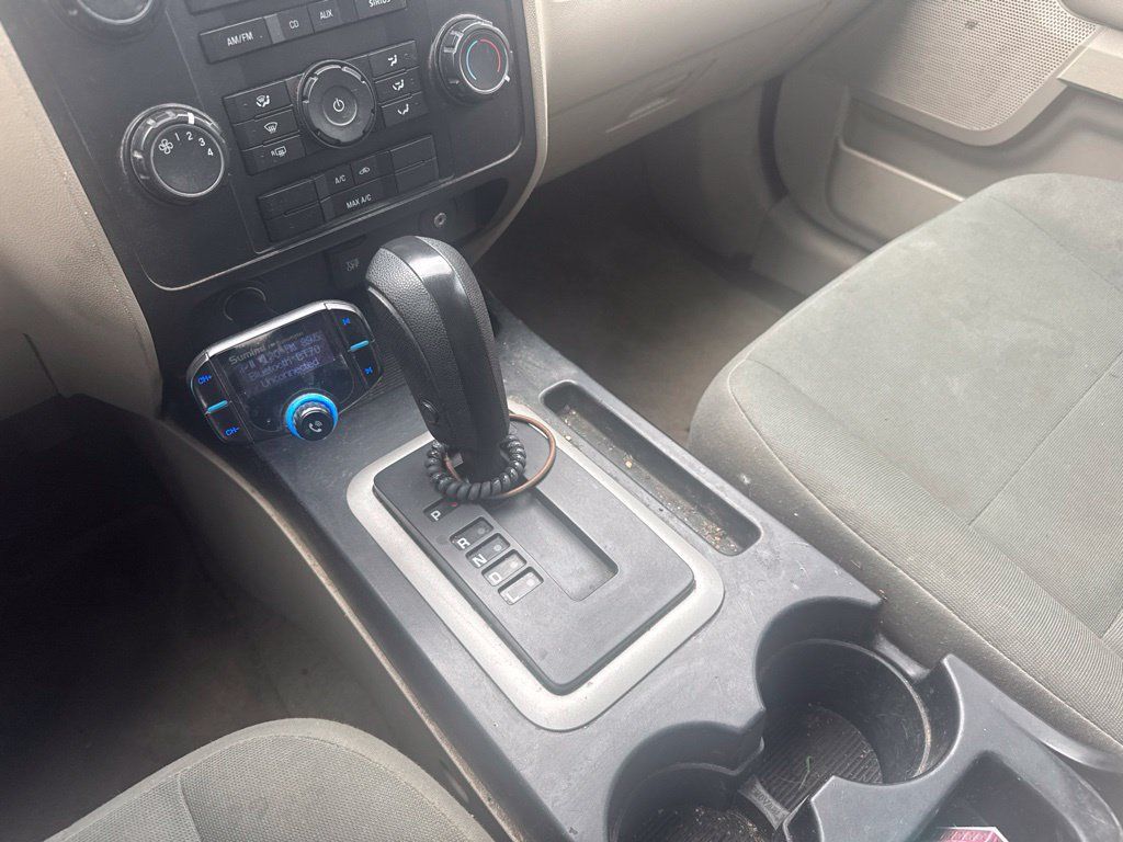 Used 2011 Ford Escape XLS w/ 101A Rapid Spec Order Code FWD image 11