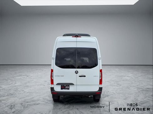 Used 2024 Mercedes-Benz Sprinter 2500 image 6