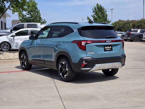 New 2026 Kia Seltos EX FWD image 3