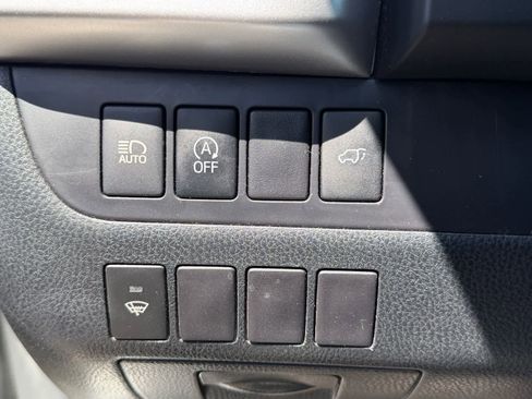 Used 2017 Toyota Highlander XLE FWD image 10