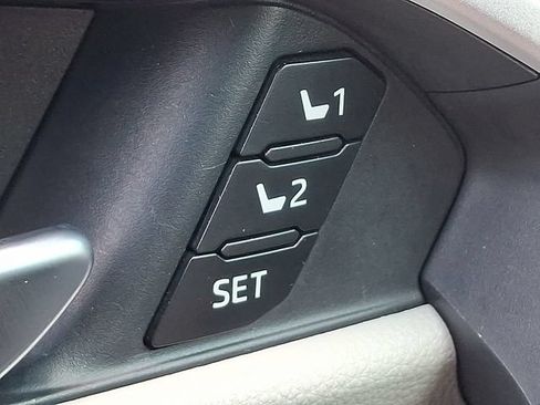Used 2021 Toyota RAV4 XLE Premium AWD/4WD image 24