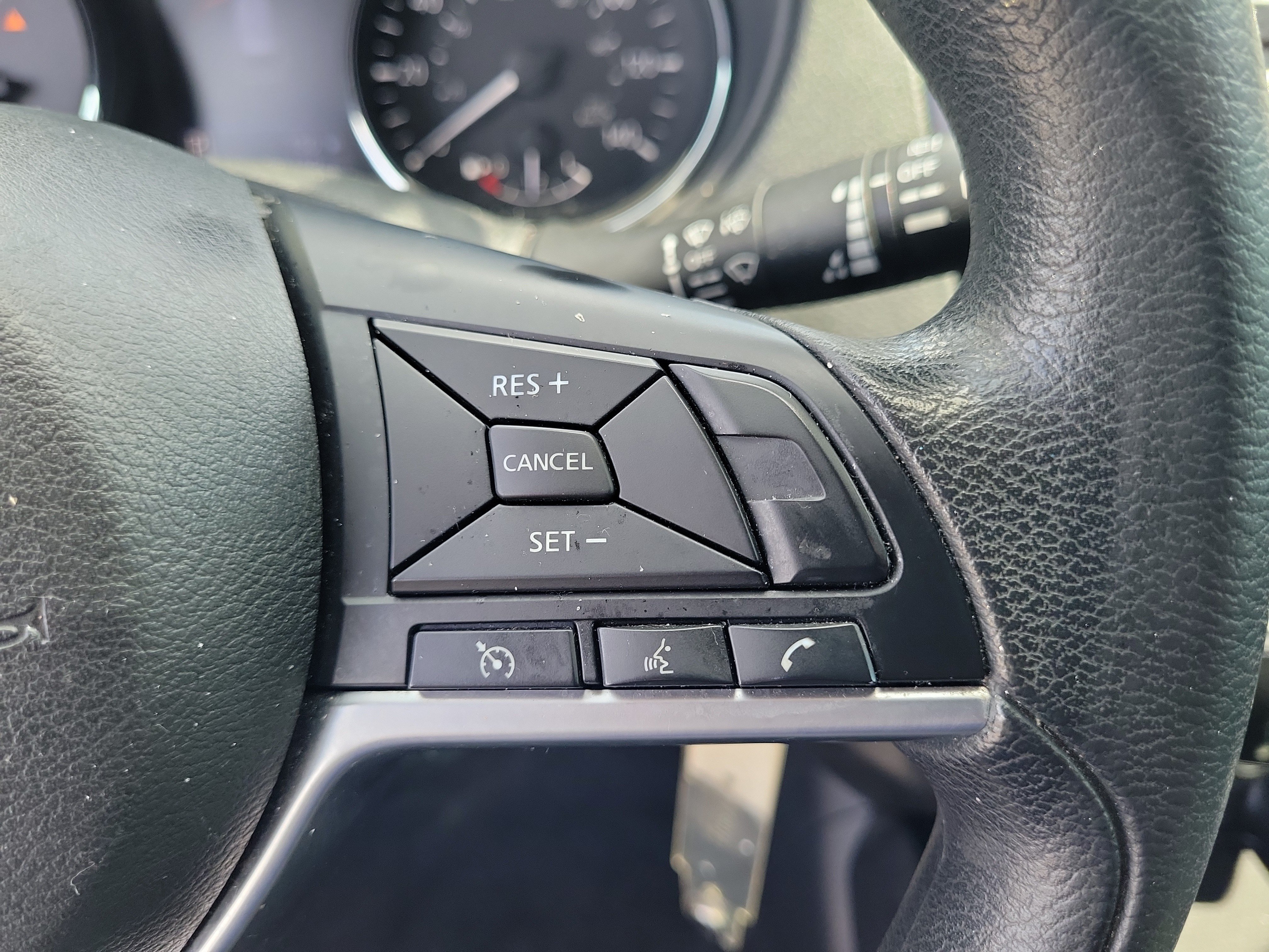 Certified 2018 Nissan Rogue S FWD image 17