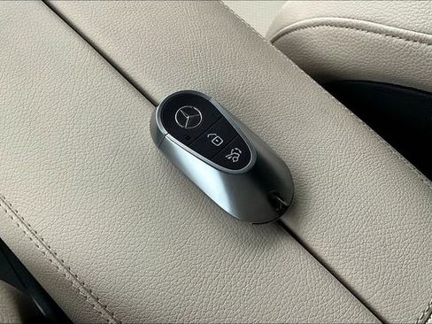 Certified 2026 Mercedes-Benz GLC 300 4MATIC image 38