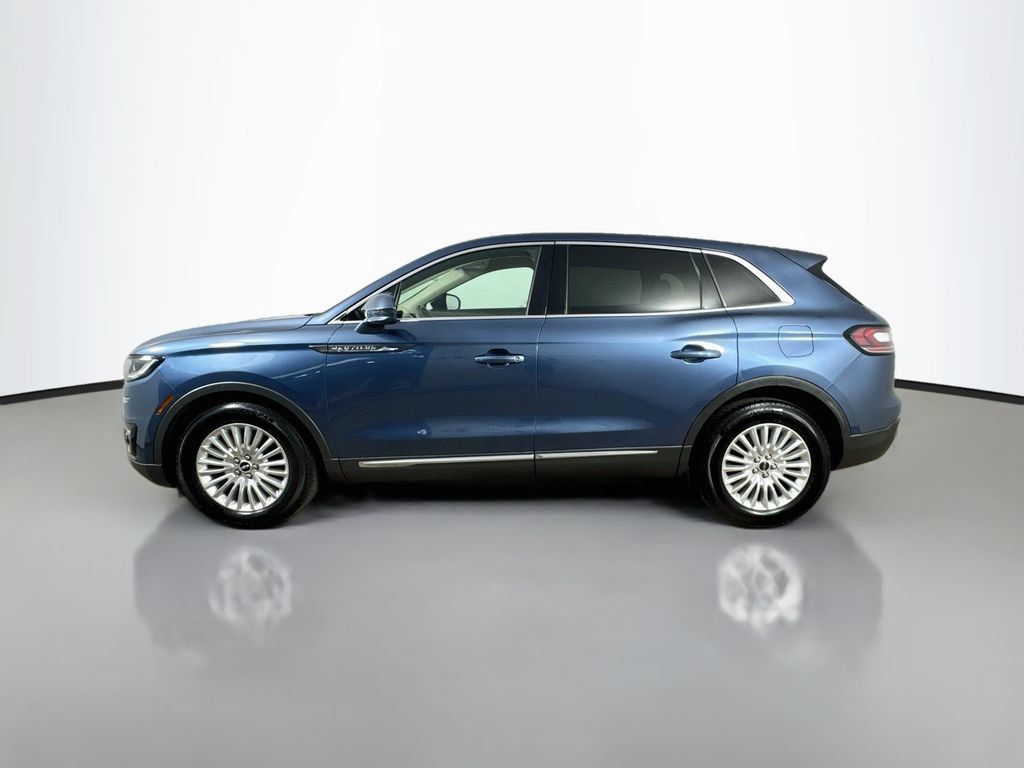 Used 2019 Lincoln Nautilus Premier AWD/4WD image 4