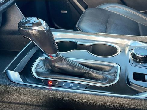 Used 2019 Chevrolet Traverse RS image 17