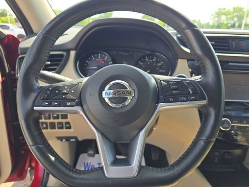 Used 2017 Nissan Rogue SL FWD image 12