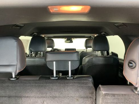 Used 2022 Toyota Sienna XSE FWD image 14
