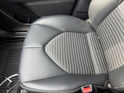 Used 2024 Toyota Highlander XSE FWD image 25
