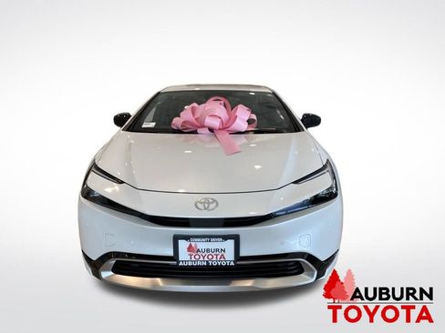 New 2026 Toyota Prius Plug-In Hybrid FWD image 2