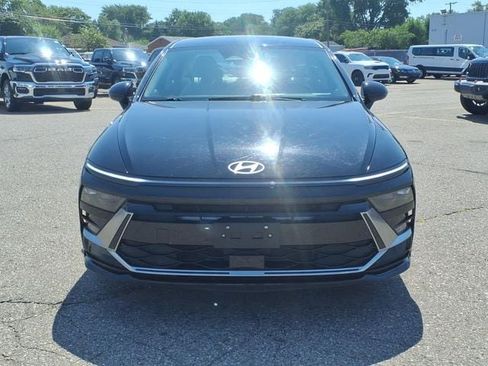 Used 2024 Hyundai Sonata SEL FWD image 2