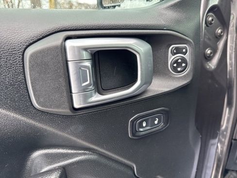 Used 2020 Jeep Wrangler Unlimited Sport image 17