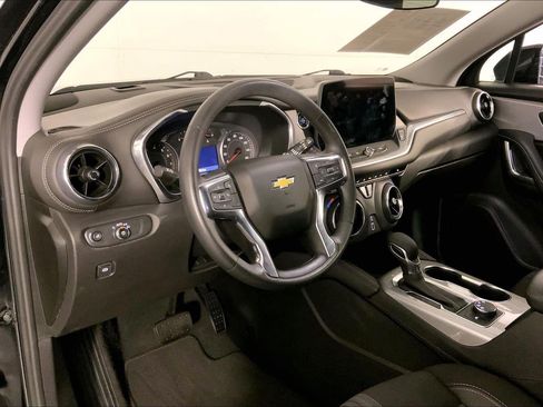 Used 2025 Chevrolet Blazer LT AWD/4WD image 14