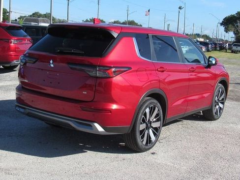 New 2025 Mitsubishi Outlander SE FWD image 3