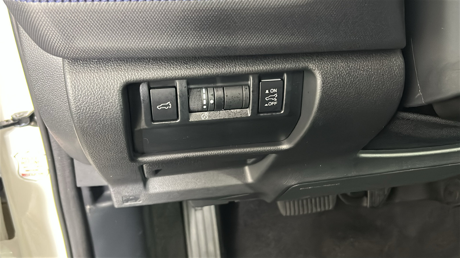 Used 2025 Subaru Forester Premium AWD/4WD image 23