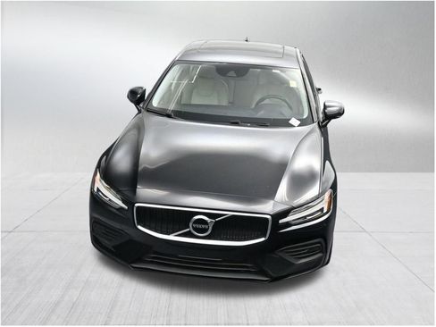 Used 2019 Volvo S60 T5 Momentum w/ Premium Package FWD image 22