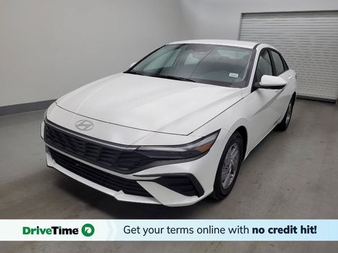 Used 2024 Hyundai Elantra SE FWD image 1