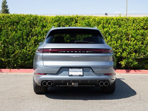 New 2026 Porsche Cayenne S AWD/4WD image 6