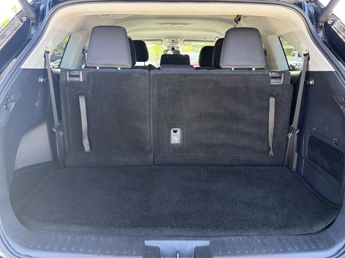Certified 2025 Toyota Highlander LE FWD image 28