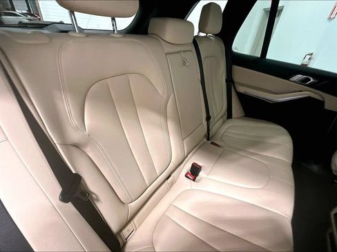 Used 2022 BMW X5 xDrive40i w/ Premium Package AWD/4WD image 27