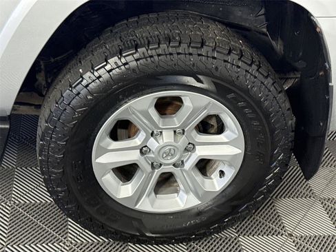Used 2016 Toyota 4Runner SR5 Premium AWD/4WD image 11