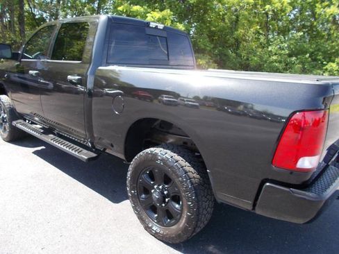 Used 2016 RAM 2500 Lone Star w/ Black Appearance Group AWD/4WD image 5