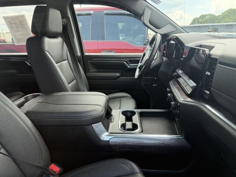 Used 2024 Chevrolet Silverado 3500 LTZ w/ LTZ Convenience Package AWD/4WD image 13